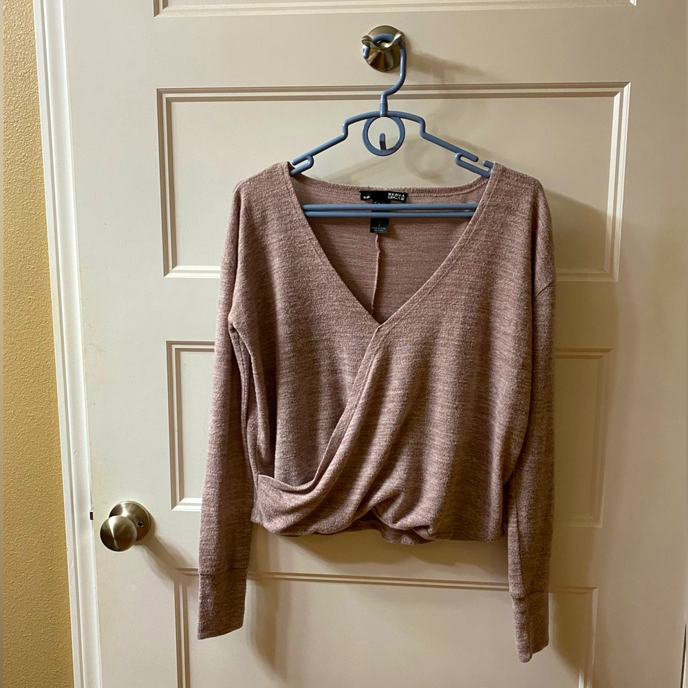 Small, Rebel Sugar, long sleeved, dusty pink top. Very soft, comfortable & cute!